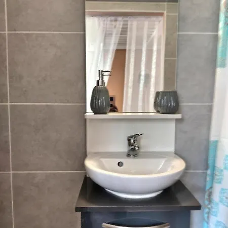 Le Saumon Face Gare Apartman Évreux